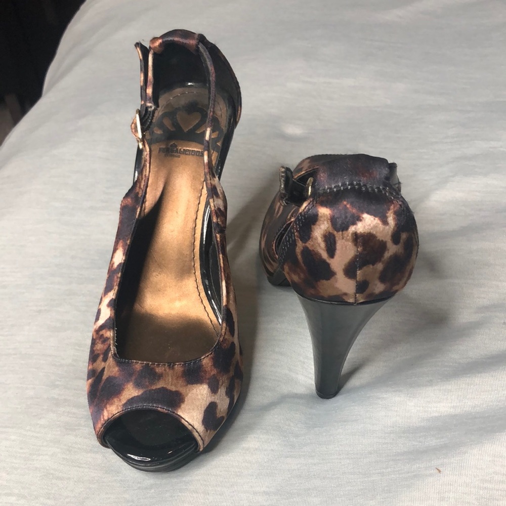Fergalicious cheetah Pumps size 5